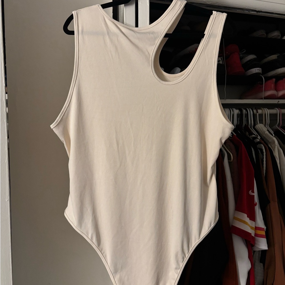 SHEIN Cream Sleeveless Bodysuit